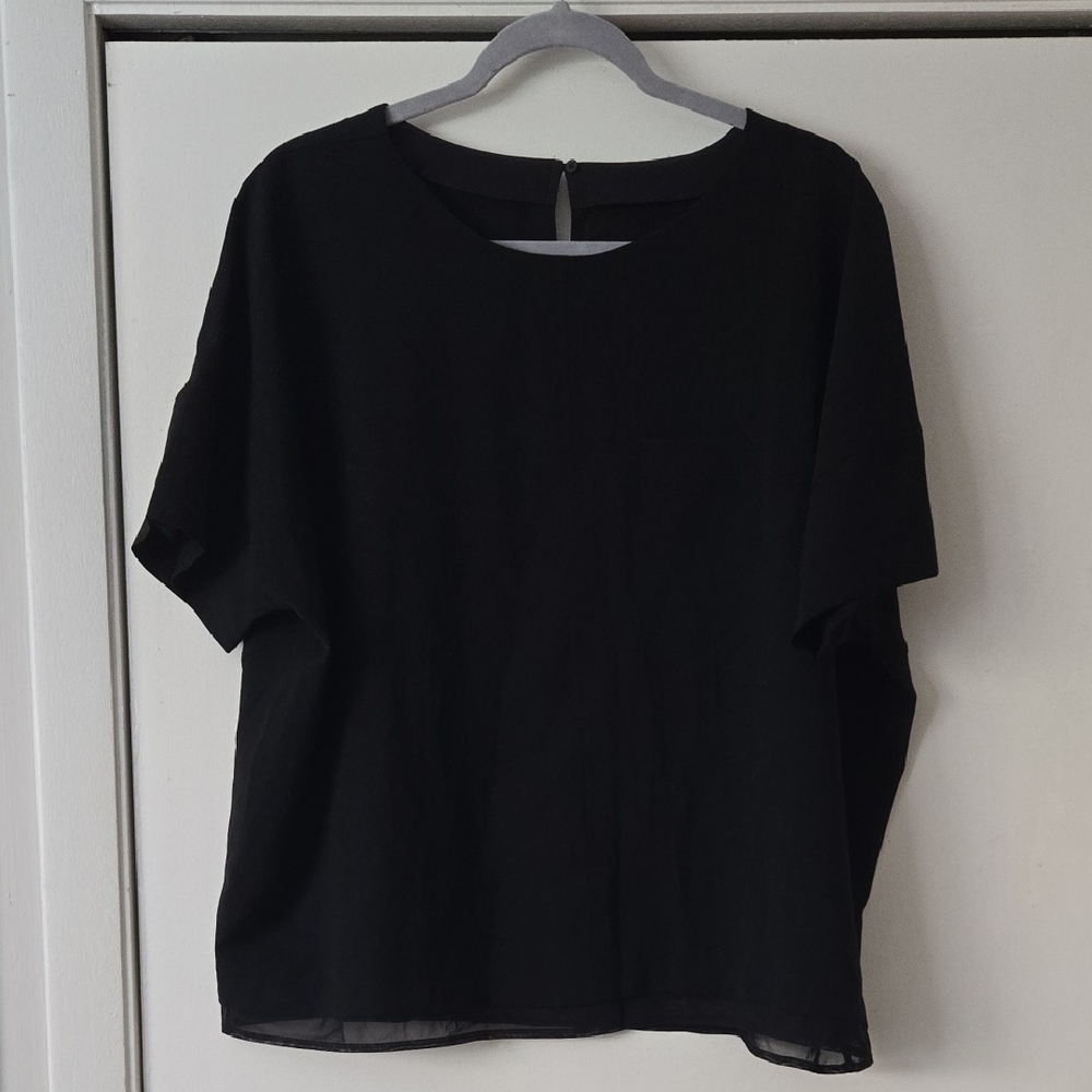 Lululemon Shift In Time Short Sleeve In Black Sz. 12